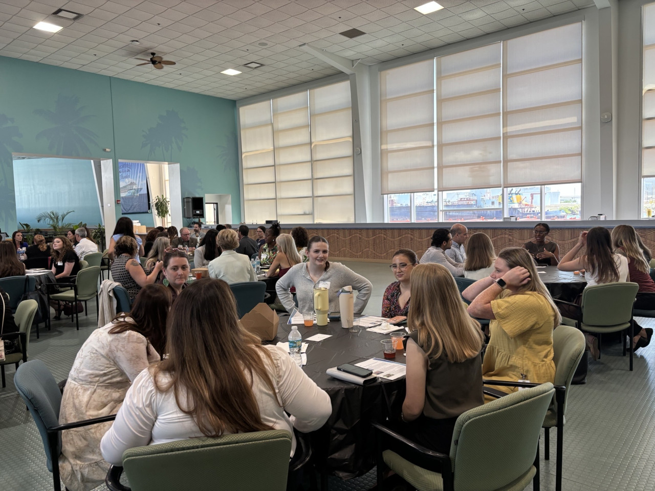 Speed Discussions at Media Roundtable